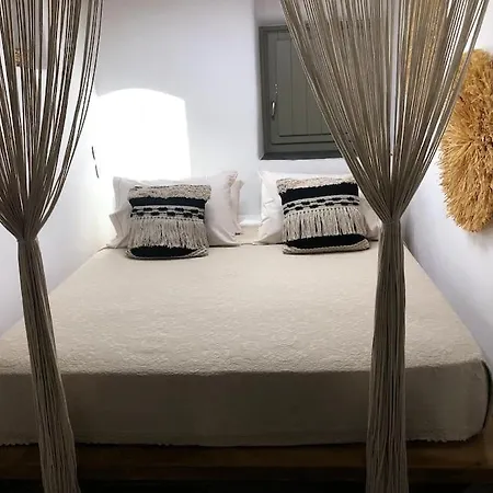 Casa * Αδάμας